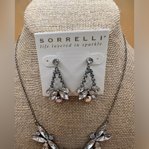 Sorrelli earrings - Picture 2 of 2
